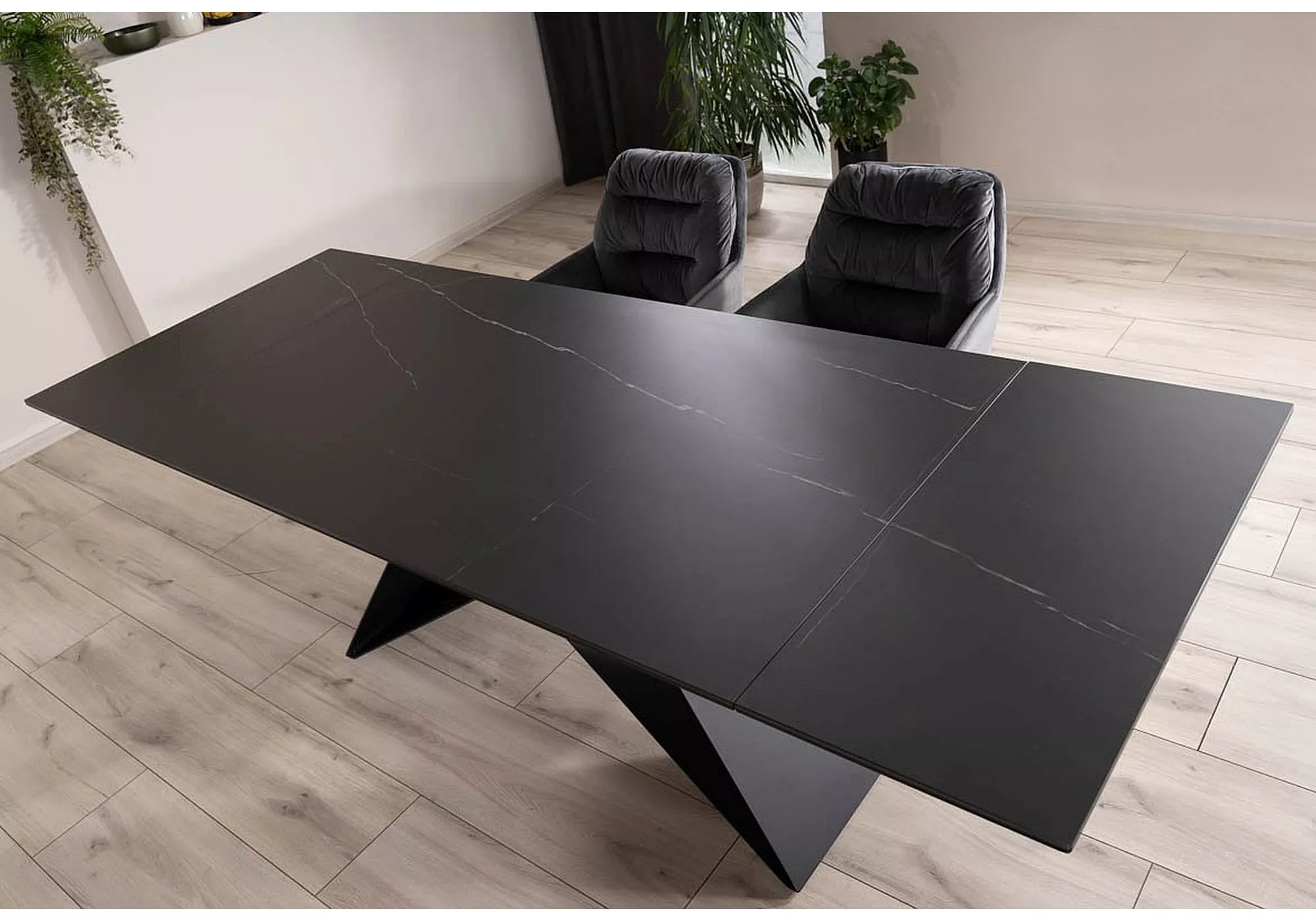StolWestinCeramicSaharaNoir111111.webp
